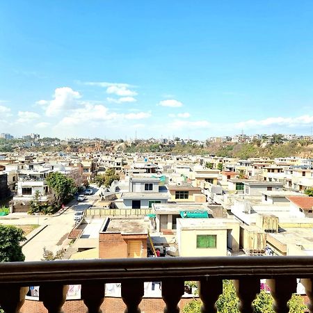 Executive 3 Bedrooms Apartment In Bahria Town Равалпинди Экстерьер фото