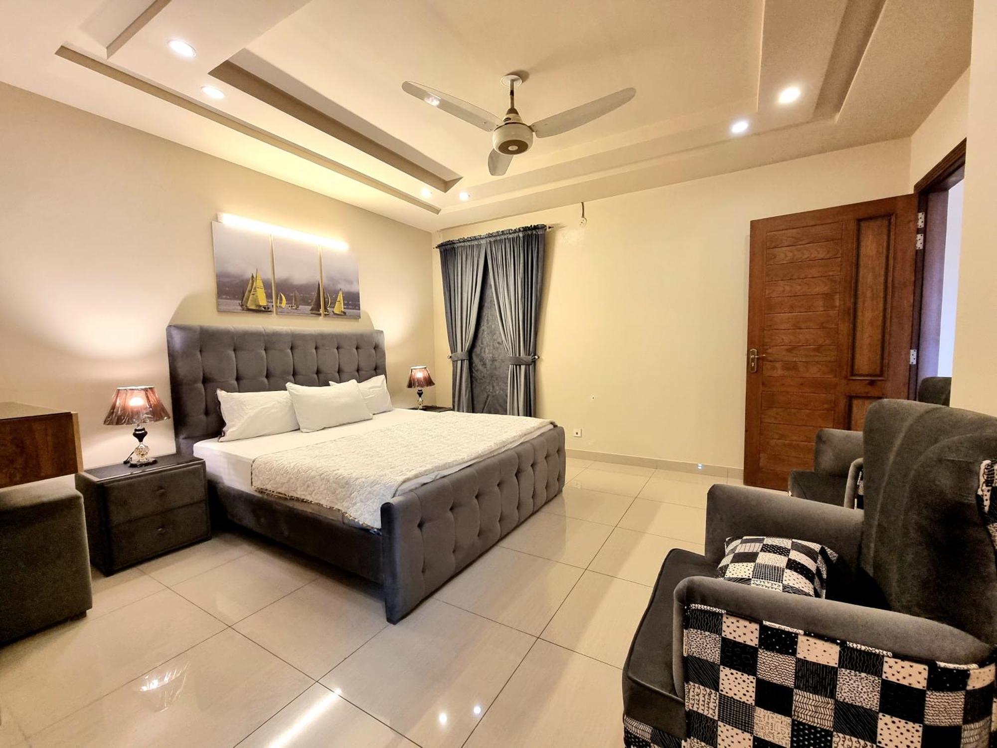Executive 3 Bedrooms Apartment In Bahria Town Равалпинди Экстерьер фото