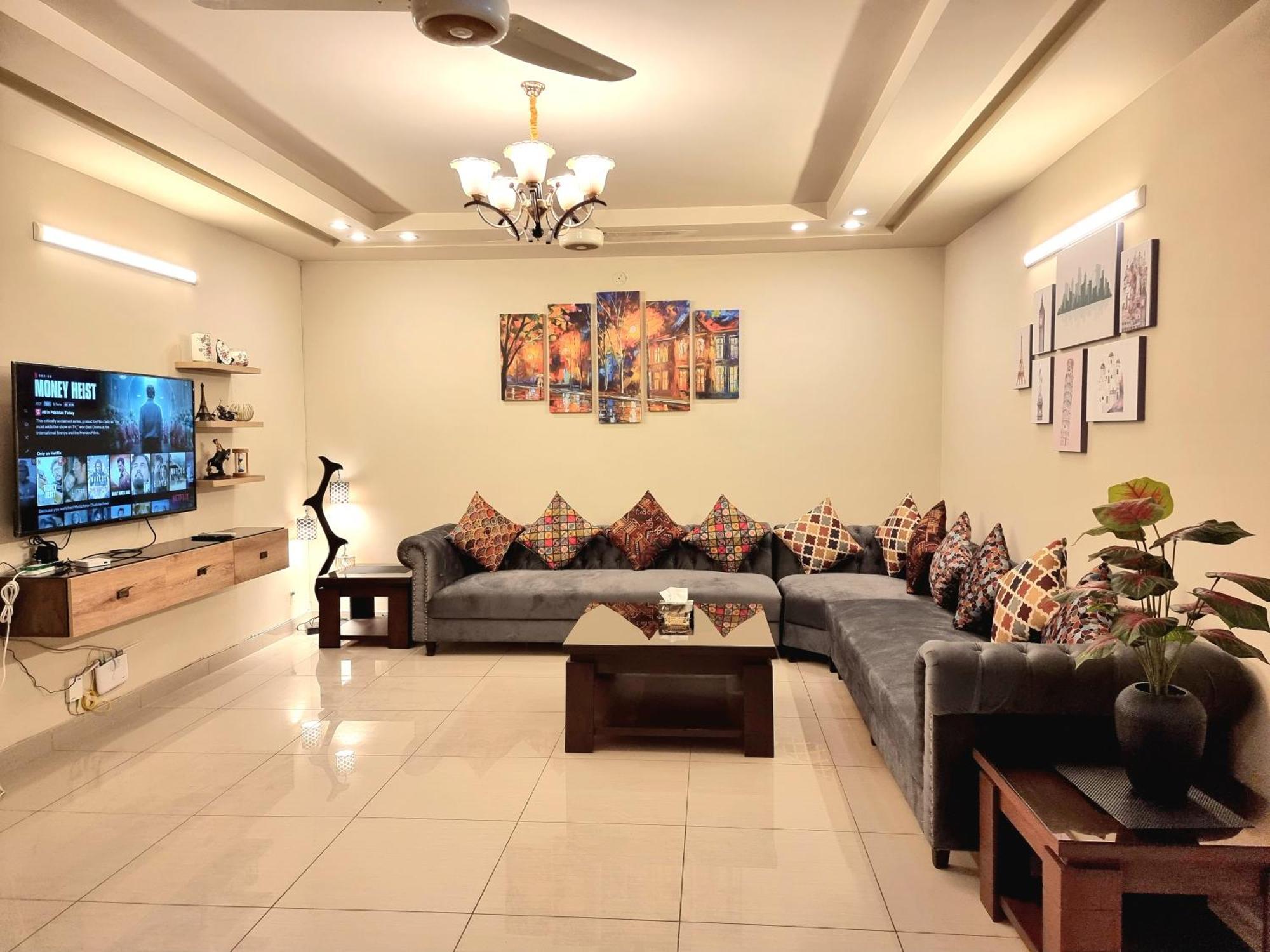 Executive 3 Bedrooms Apartment In Bahria Town Равалпинди Экстерьер фото
