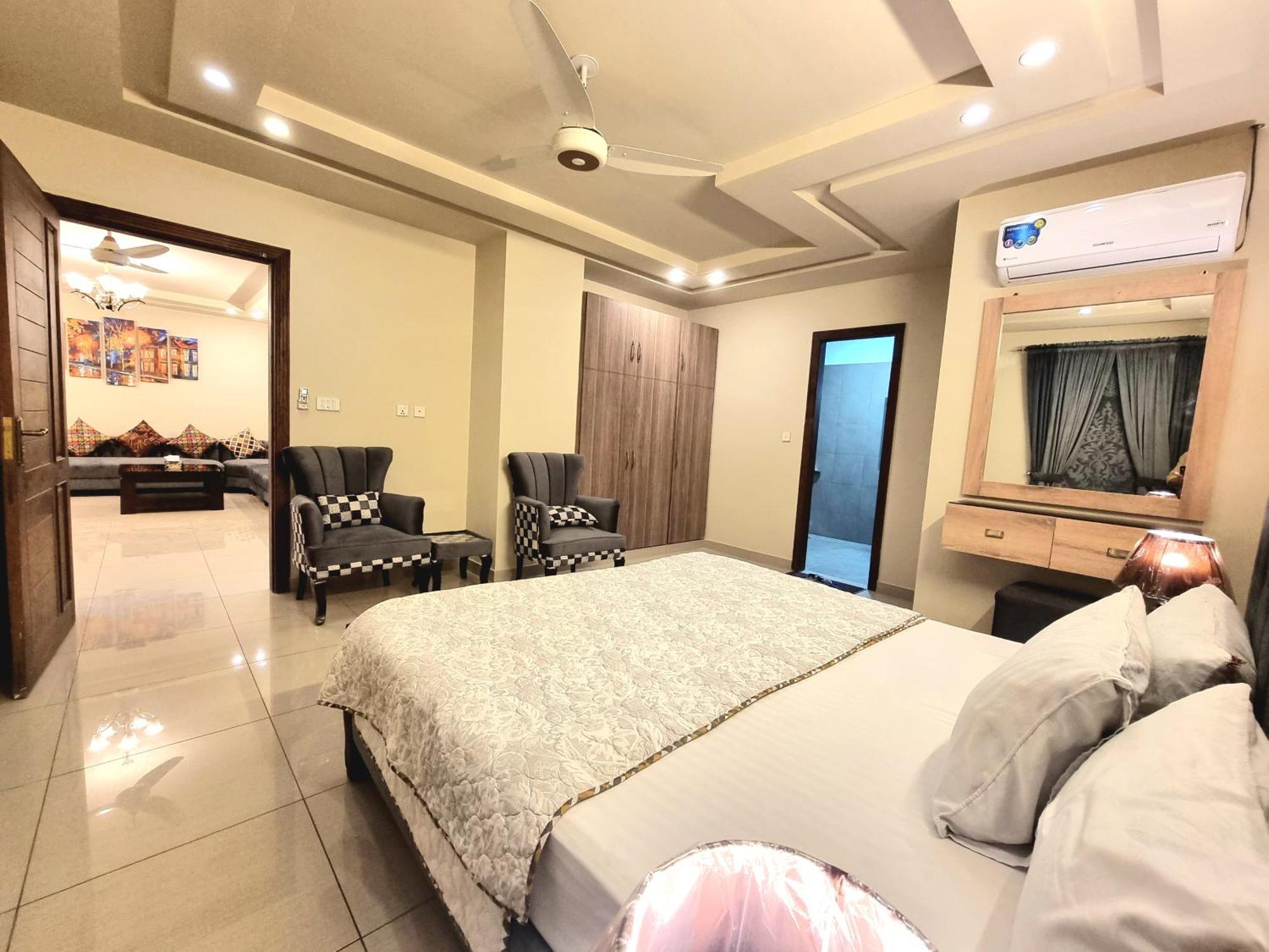 Executive 3 Bedrooms Apartment In Bahria Town Равалпинди Экстерьер фото