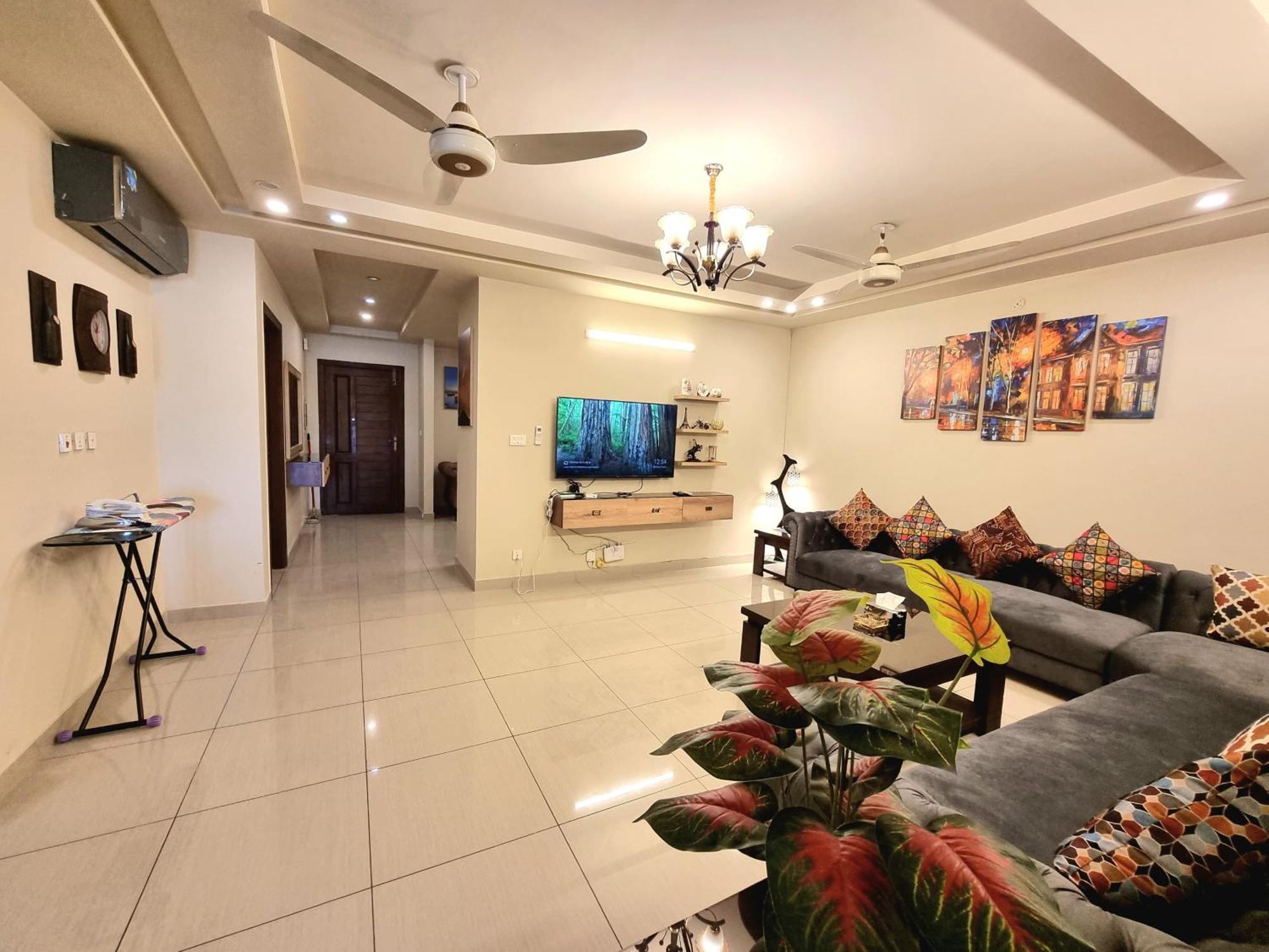 Executive 3 Bedrooms Apartment In Bahria Town Равалпинди Экстерьер фото