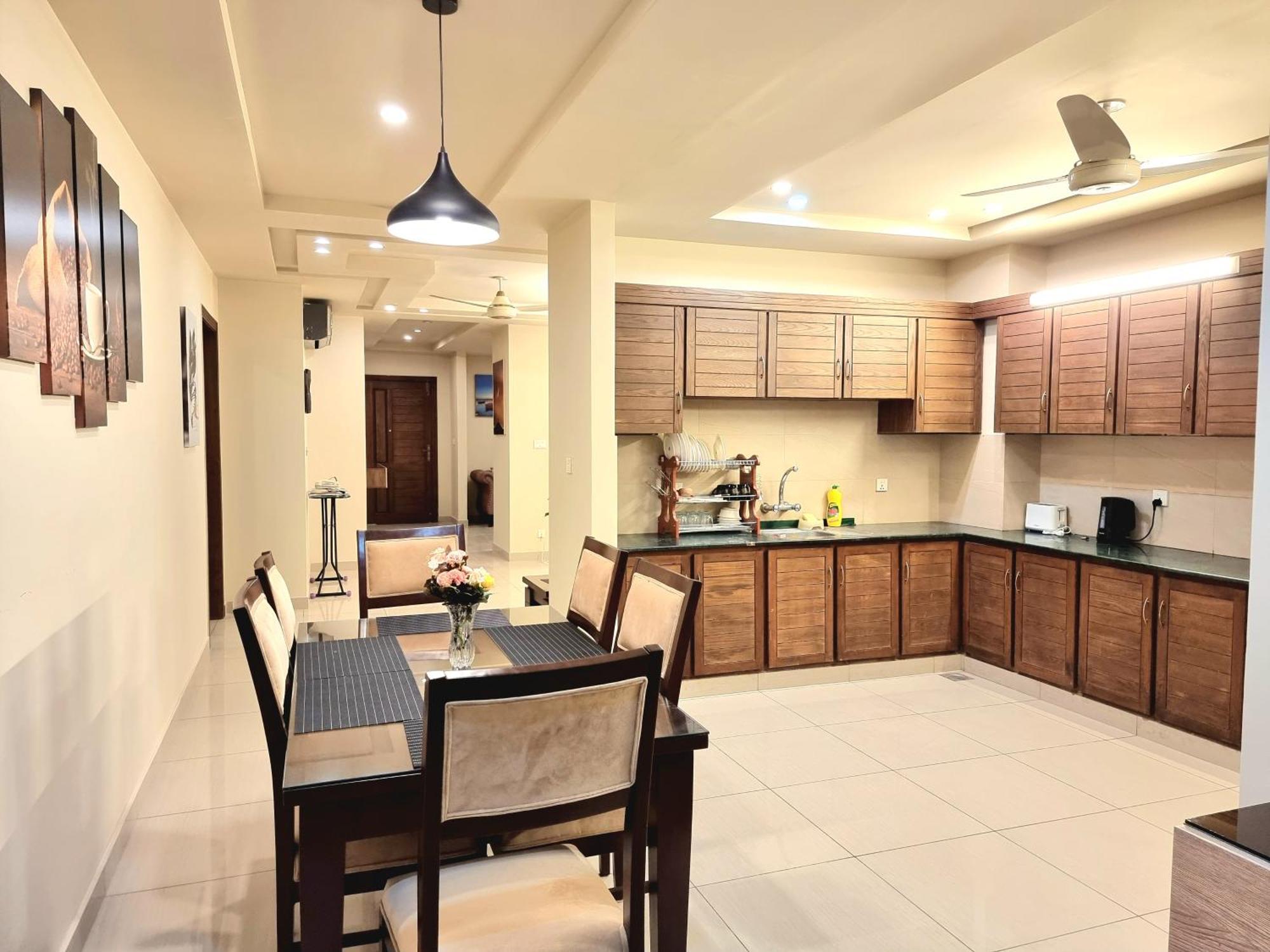 Executive 3 Bedrooms Apartment In Bahria Town Равалпинди Экстерьер фото