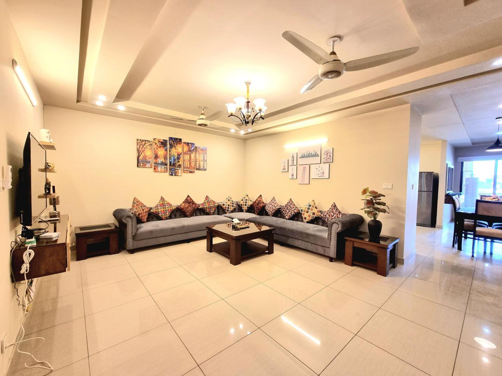 Executive 3 Bedrooms Apartment In Bahria Town Равалпинди Экстерьер фото