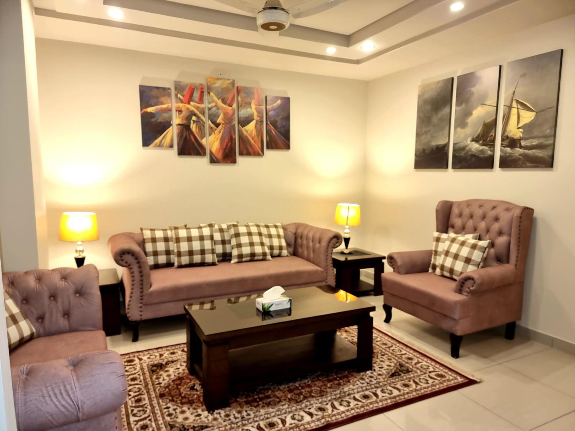 Executive 3 Bedrooms Apartment In Bahria Town Равалпинди Экстерьер фото