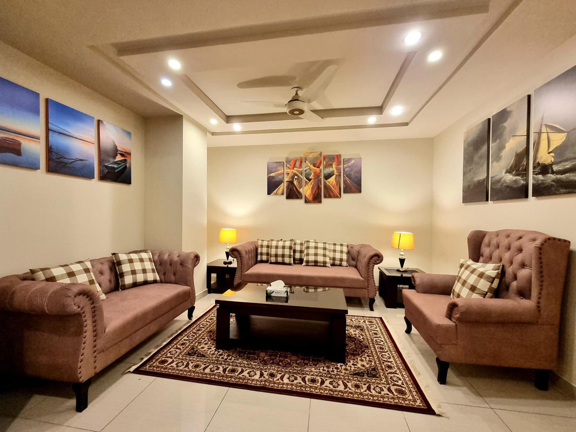 Executive 3 Bedrooms Apartment In Bahria Town Равалпинди Экстерьер фото